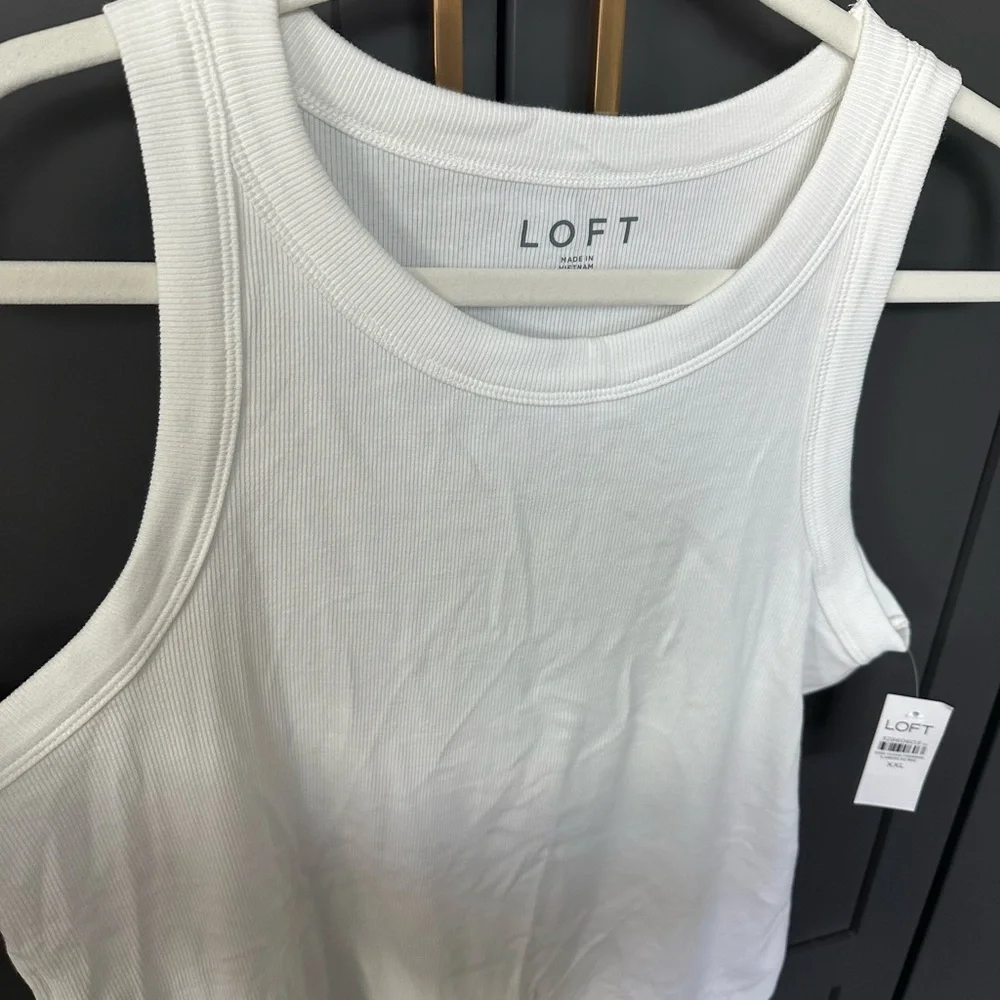 LOFT White Tank Top with Round Neckline and Sleeveless Style - Picture 2 of 9